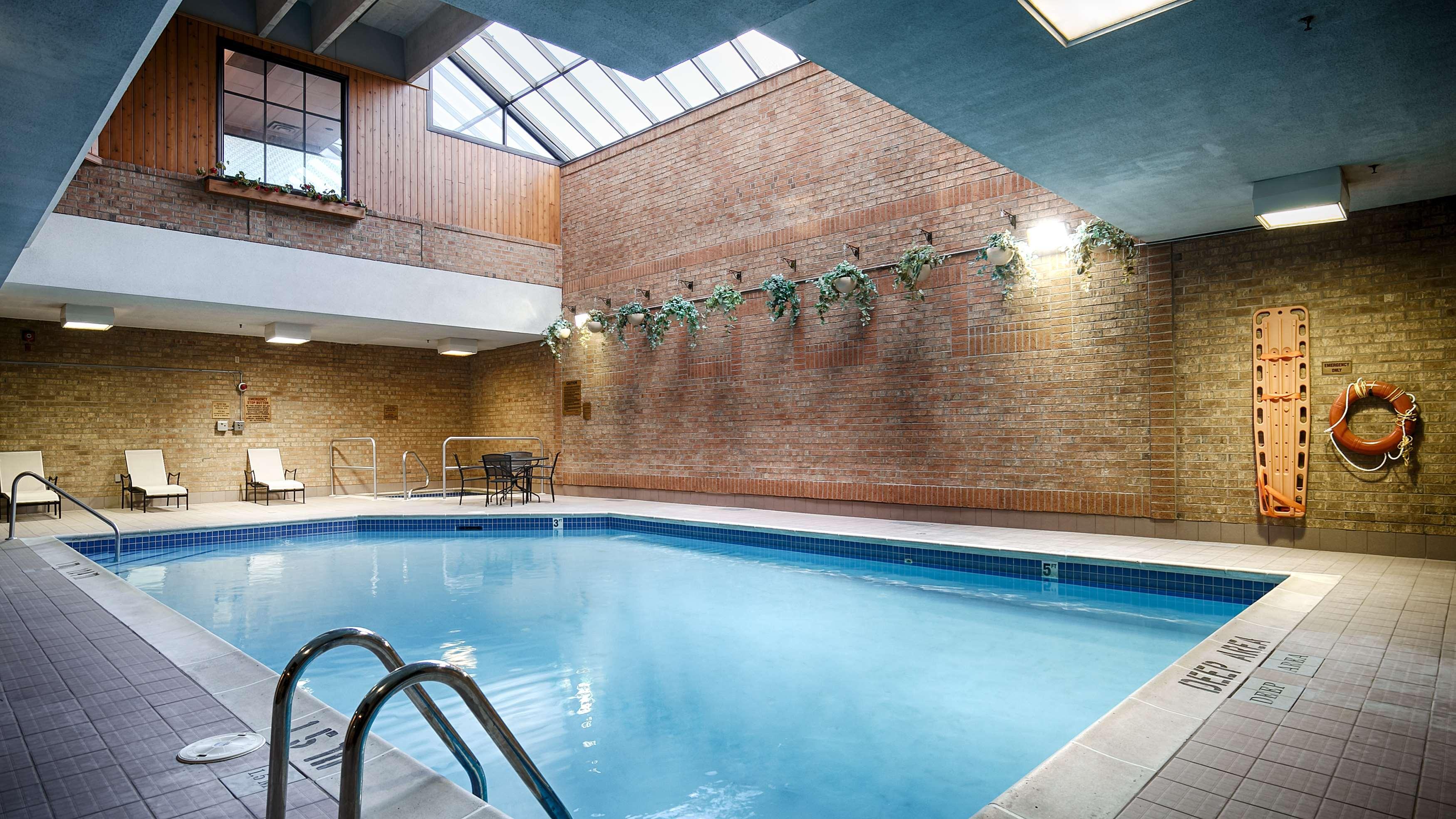 Best Western Plus Toronto Airport Hotel Місісаґа Екстер'єр фото