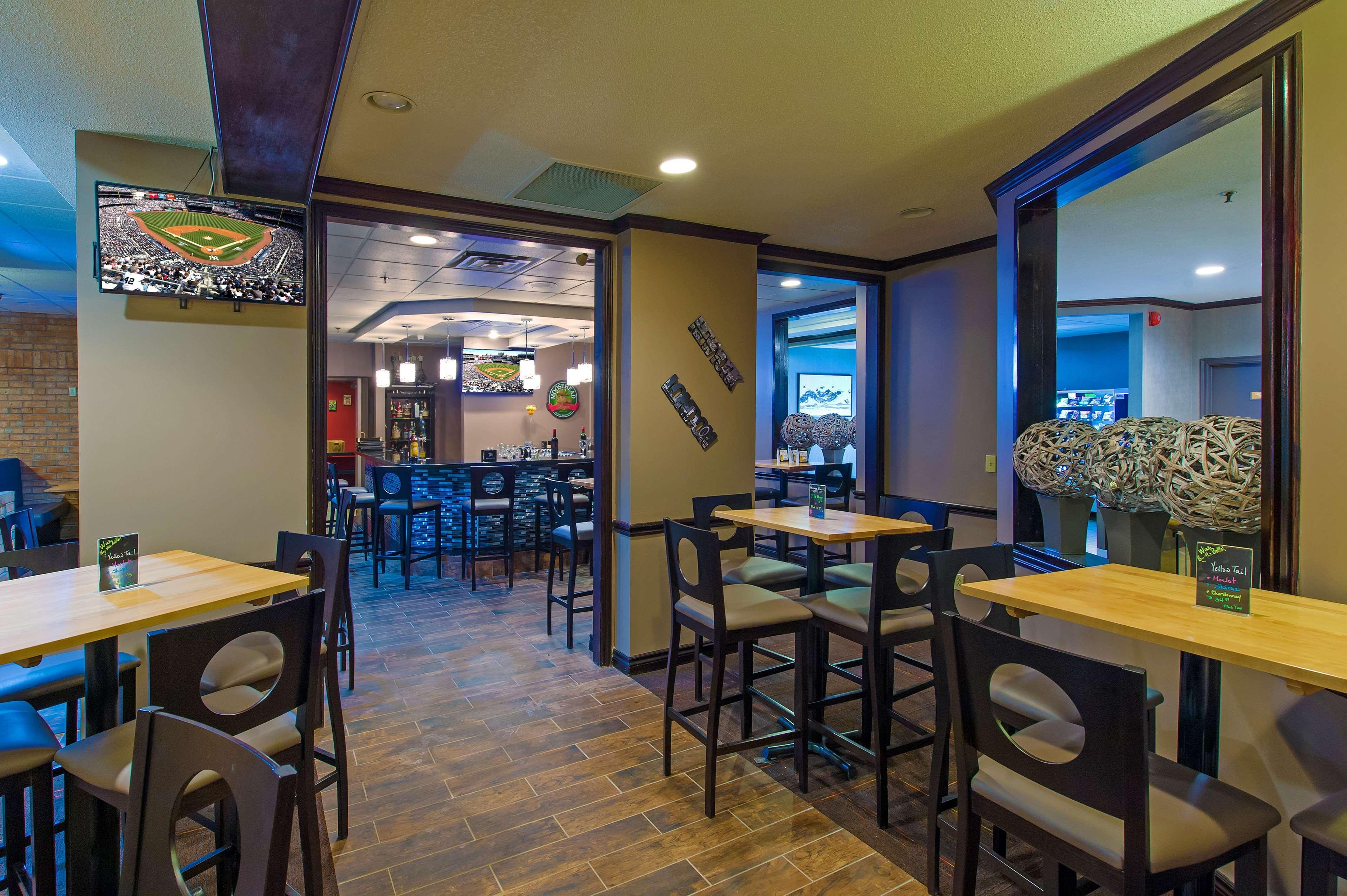 Best Western Plus Toronto Airport Hotel Місісаґа Екстер'єр фото
