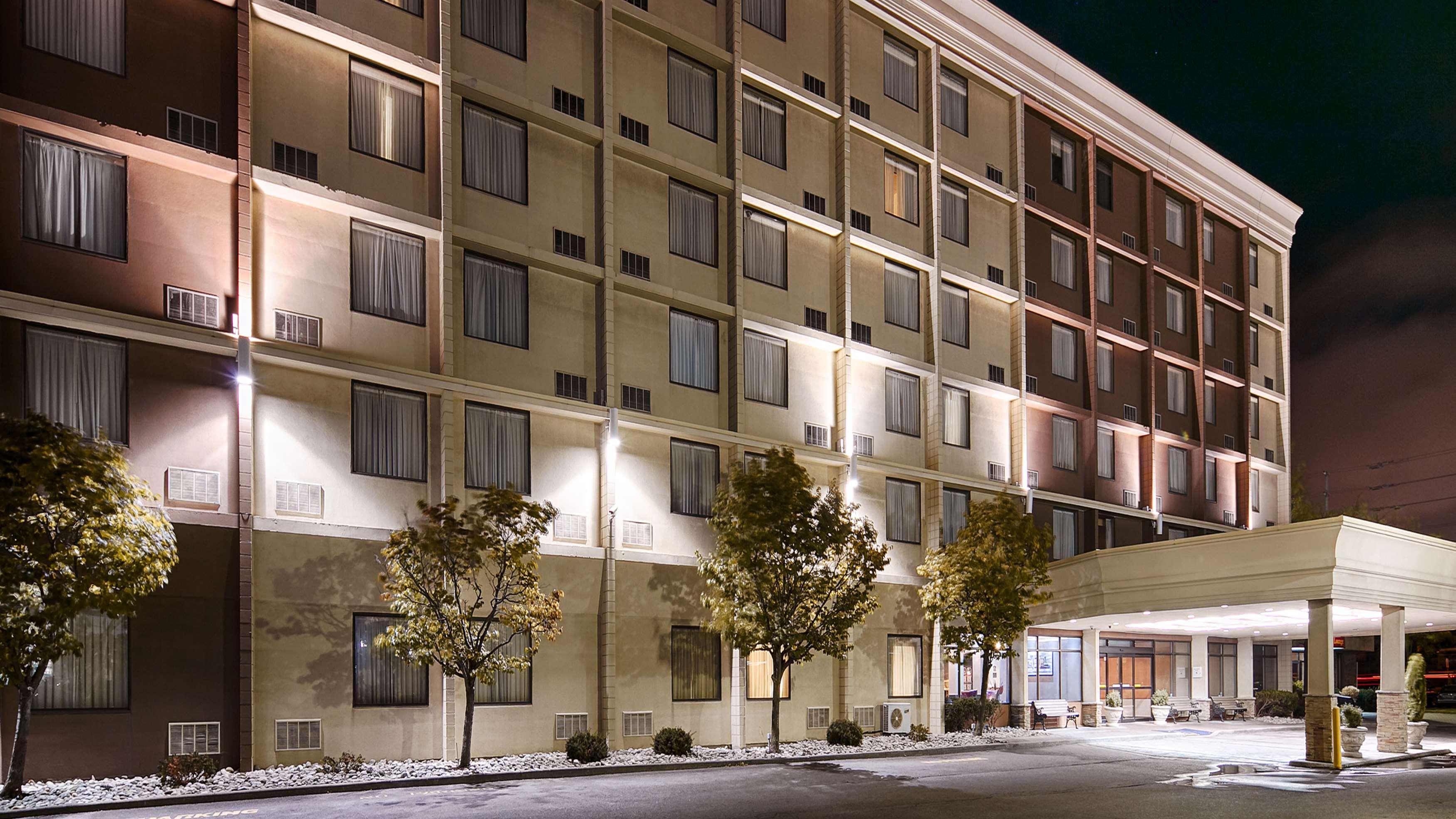 Best Western Plus Toronto Airport Hotel Місісаґа Екстер'єр фото