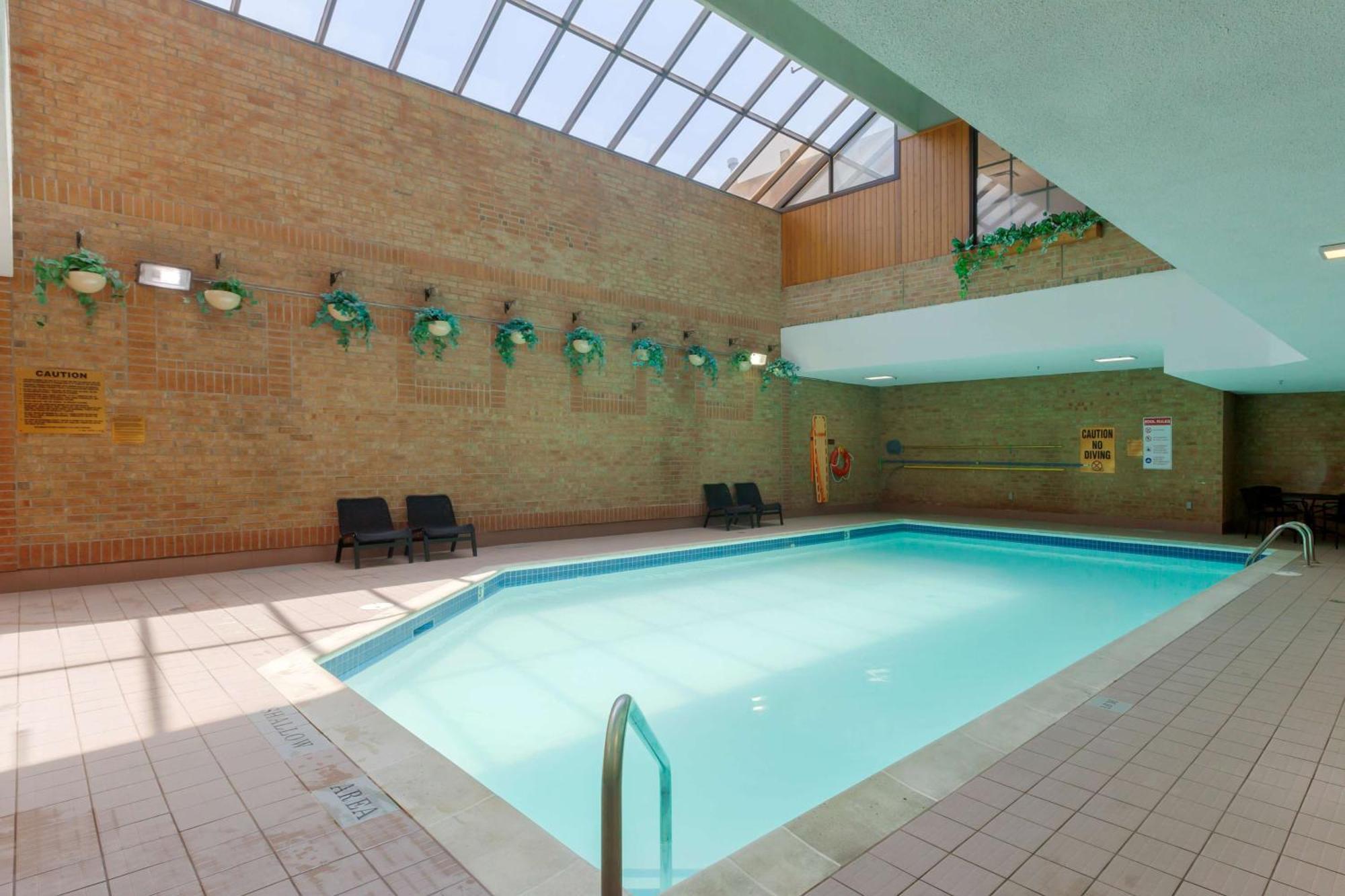 Best Western Plus Toronto Airport Hotel Місісаґа Екстер'єр фото