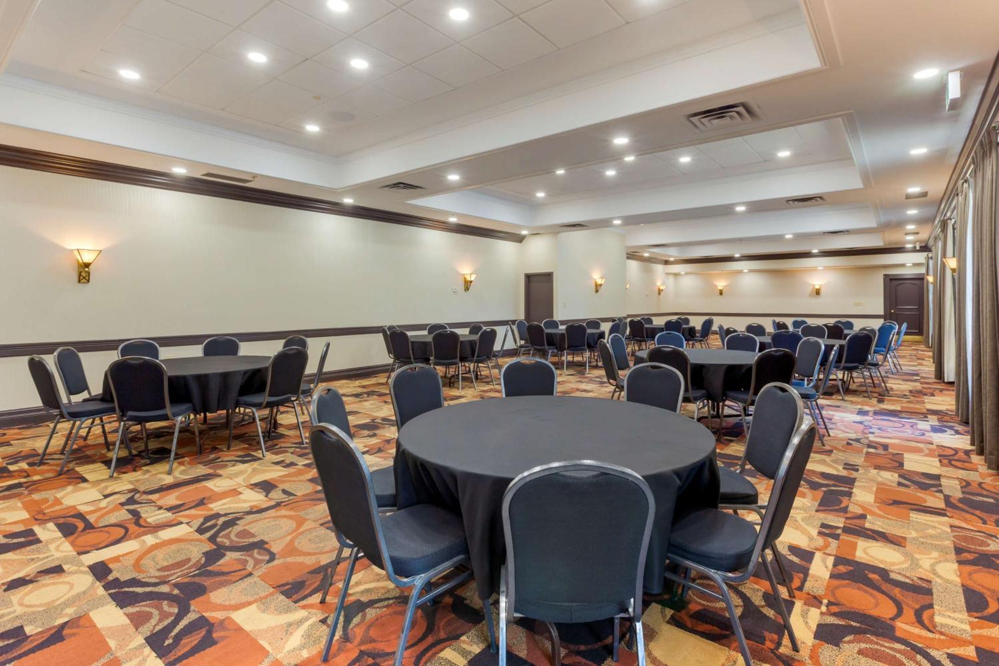 Best Western Plus Toronto Airport Hotel Місісаґа Екстер'єр фото