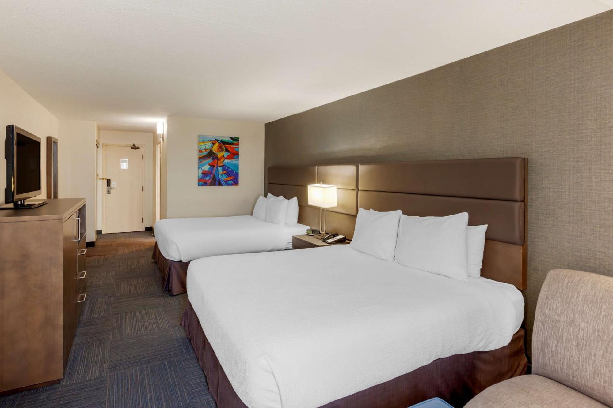Best Western Plus Toronto Airport Hotel Місісаґа Екстер'єр фото