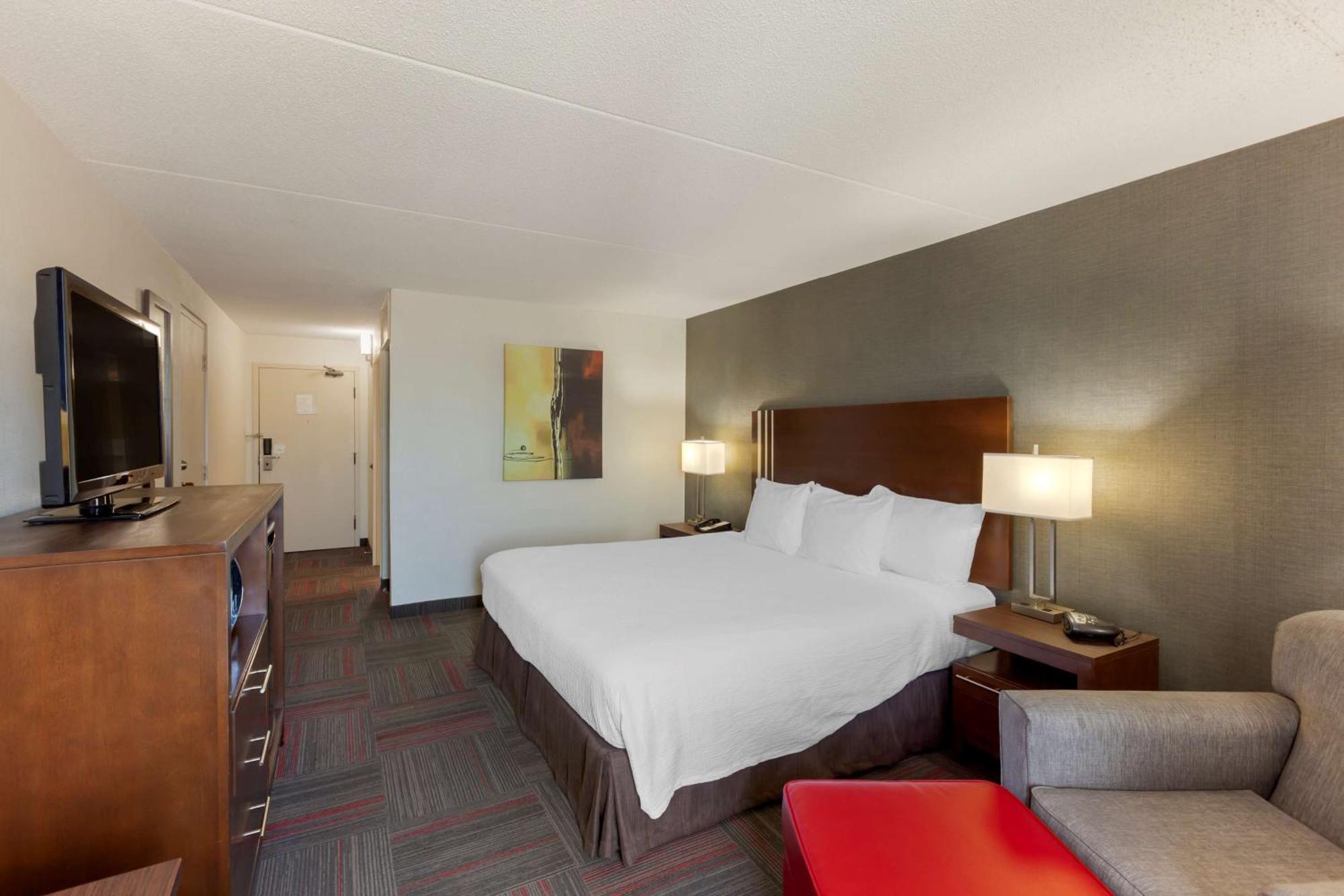 Best Western Plus Toronto Airport Hotel Місісаґа Екстер'єр фото