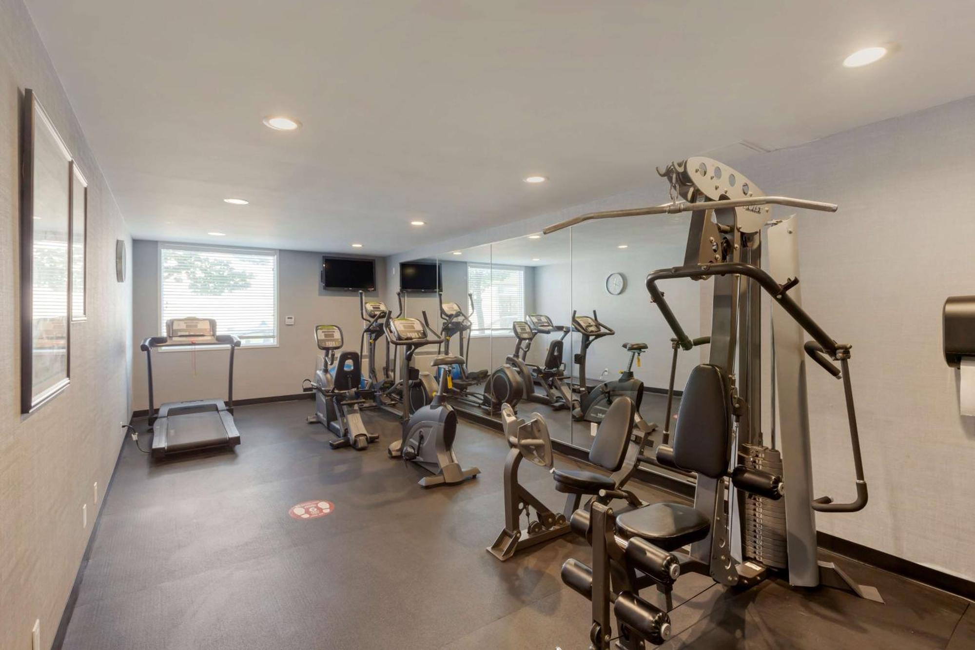 Best Western Plus Toronto Airport Hotel Місісаґа Екстер'єр фото