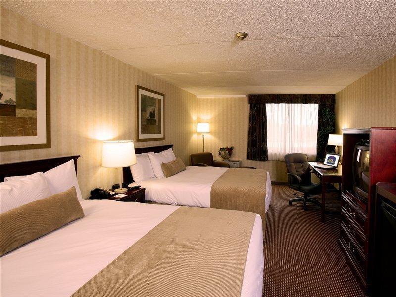 Best Western Plus Toronto Airport Hotel Місісаґа Екстер'єр фото